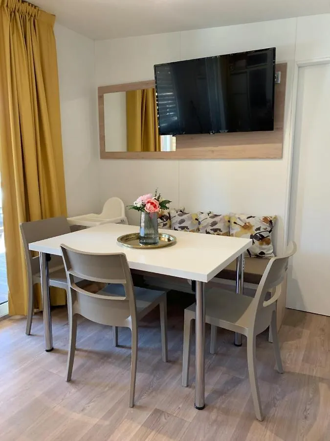 Mobile Home Bile, Camping Park Soline Biograd Na Moru 0*,  Croatia